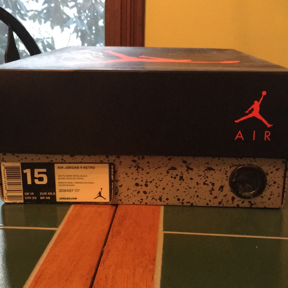 - Air Jordan 4 Retro “Motorsport”size 15